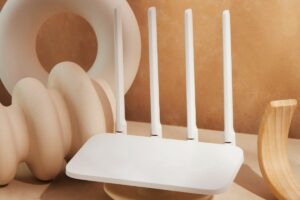 Aprenda a resetar o modem de internet para resolver problemas de conexão e melhorar o desempenho da sua rede com esse guia simples e eficaz.