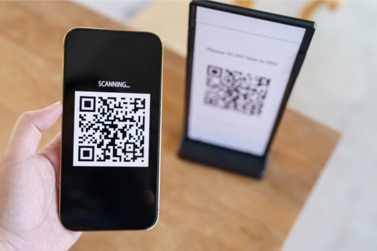 Descubra o que é um QR Code e como utilizá-lo no dia a dia. Aprenda a escanear, acessar links, fazer pagamentos e muito mais de forma prática!
