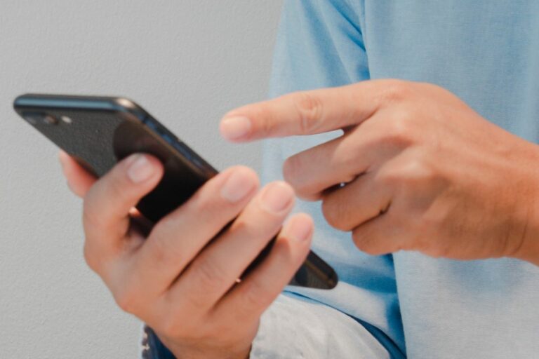 eja como atualizar o sistema operacional do seu celular com segurança, evitando problemas e mantendo seus dados protegidos.
